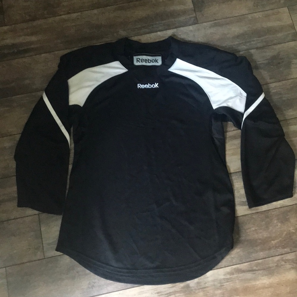 NEW Reebok hockey jersey *NEW*